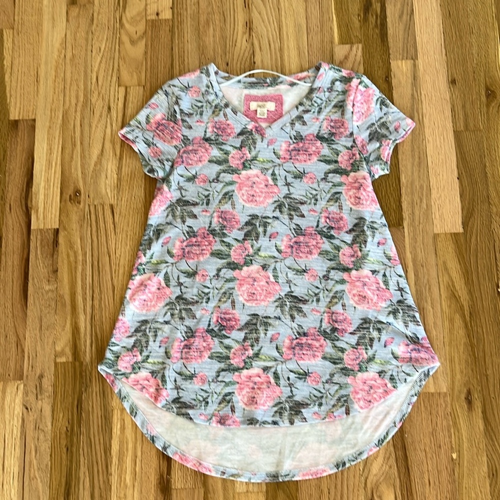 Cupio Blush Ambre V Neck Knit Top